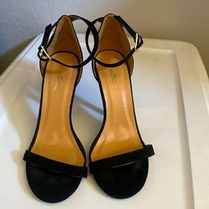 Black heels size 8